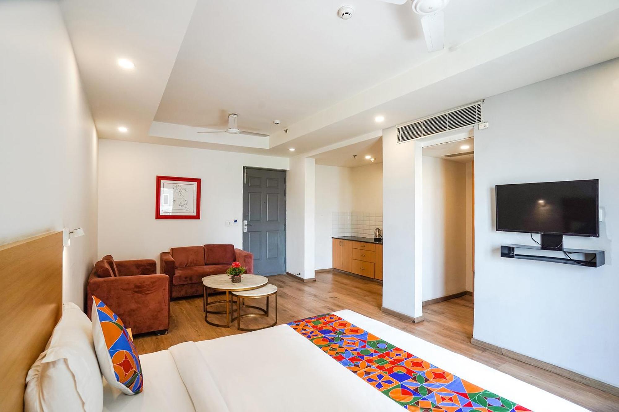 Fabhotel Prime Cloud 9 Газиабад Екстериор снимка