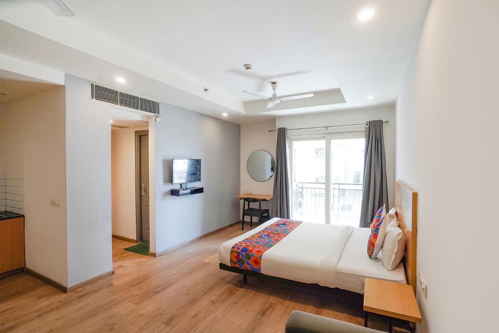 Fabhotel Prime Cloud 9 Газиабад Екстериор снимка